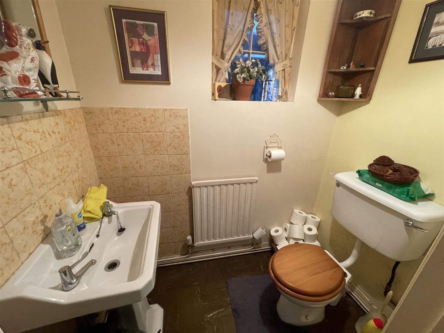 CLOAKROOM